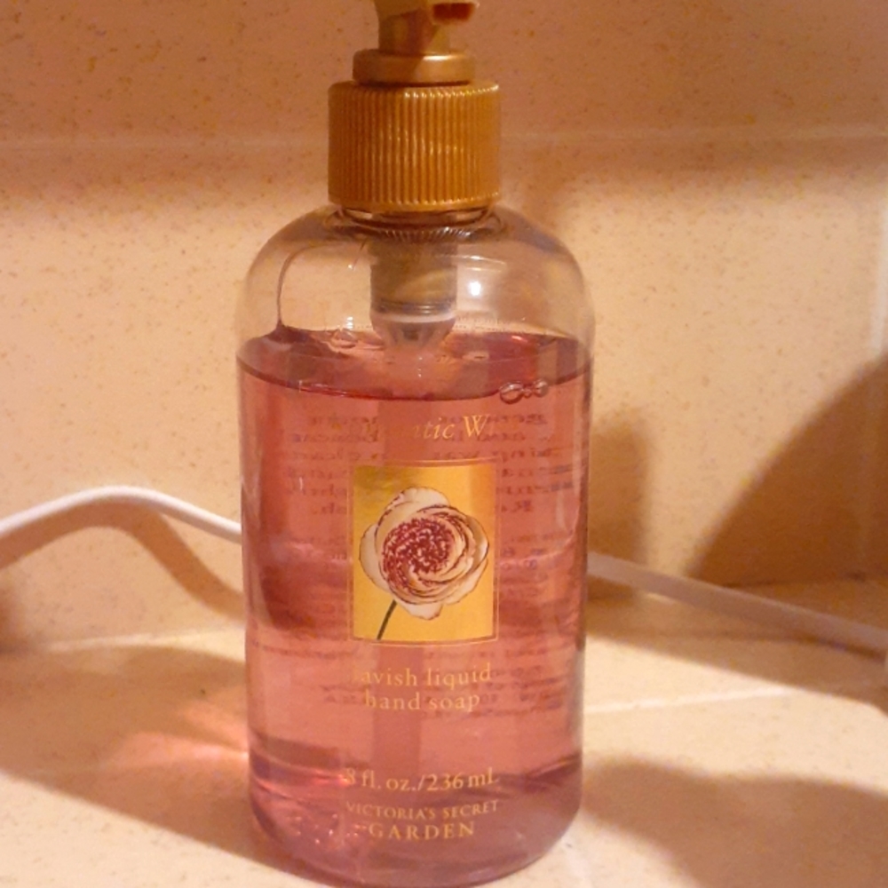 Victoria's Secret Garden Romantic Wish hand soap 8 oz rare discontinued vintage